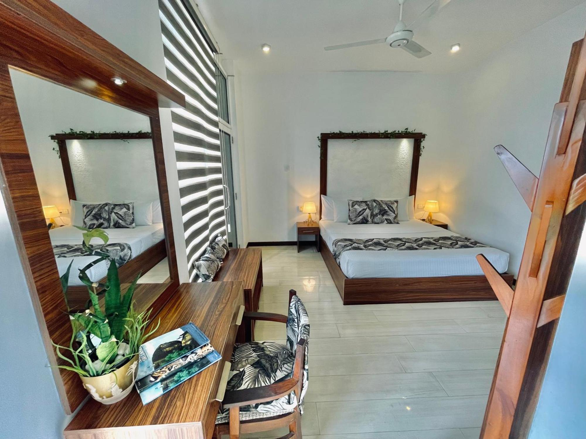 8 Plus Motels Negombo Exteriér fotografie